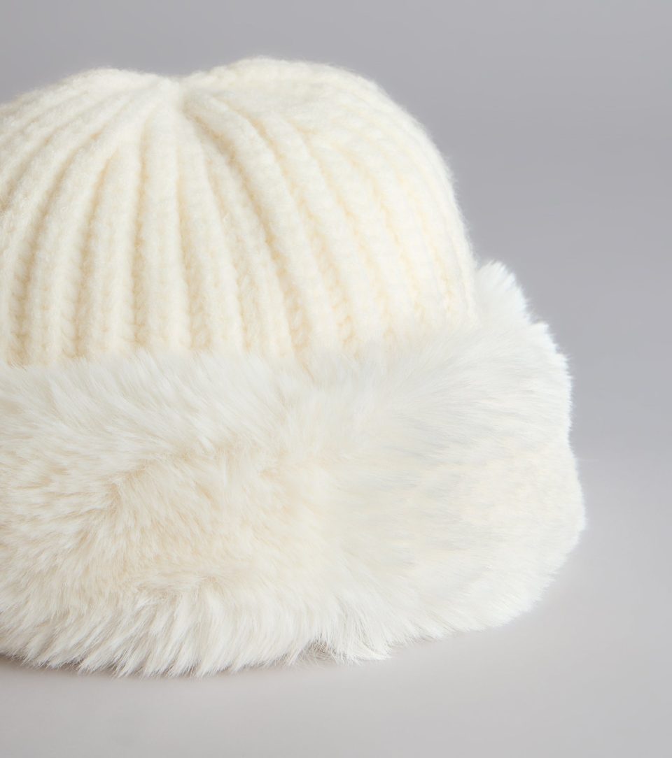 Cozy Girl Moment Beanie